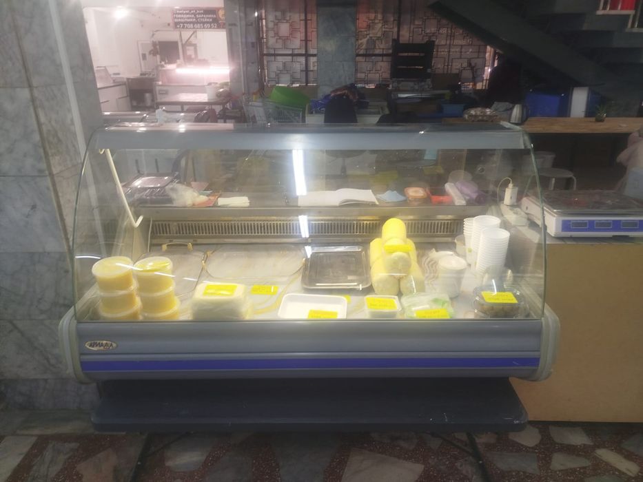 Продам холодильную ветрину