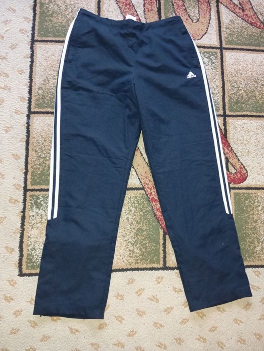 Vând trening original Adidas - mărime M