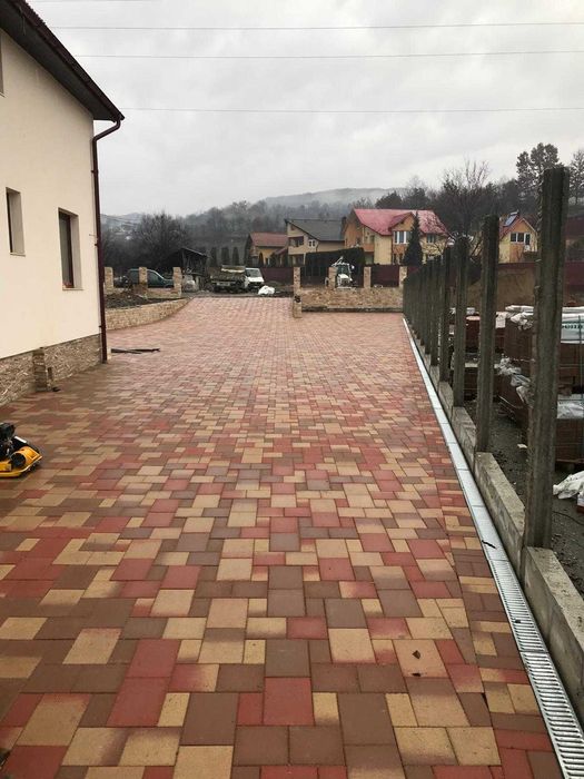Pavaje curți și alei de la 120 lei/mp | Lucrare completă + borduri