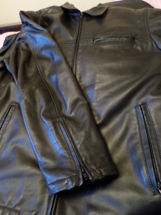 Geacă din piele naturală - model motociclist - Prețul este negociabil