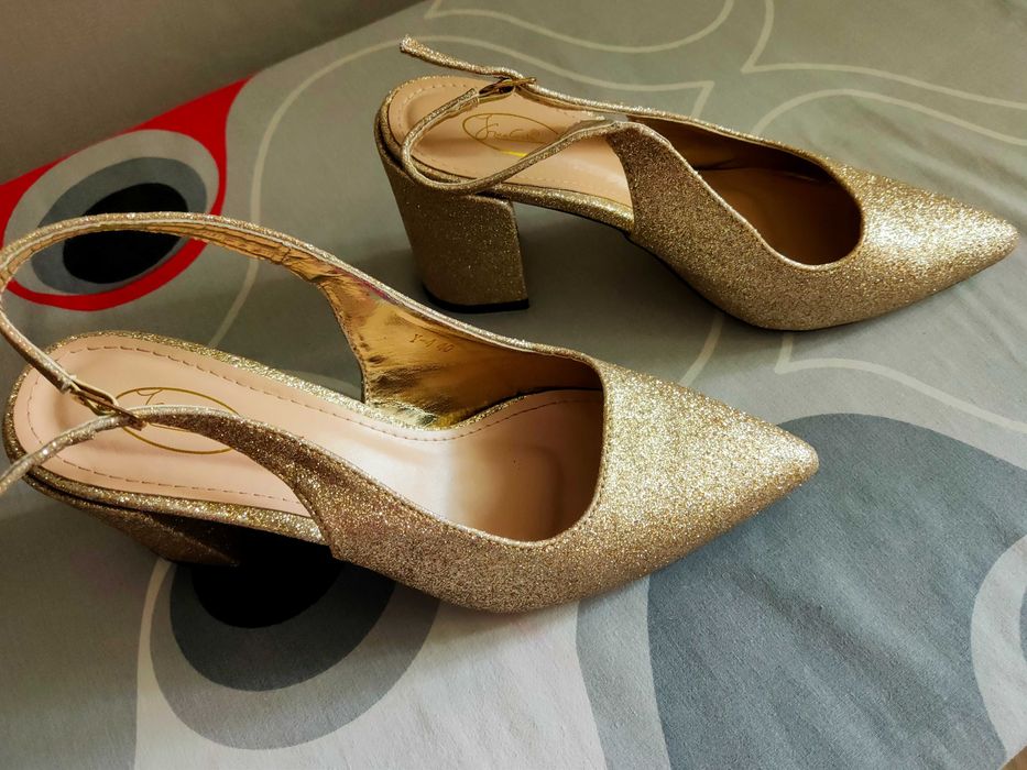 Продам туфли почти новые