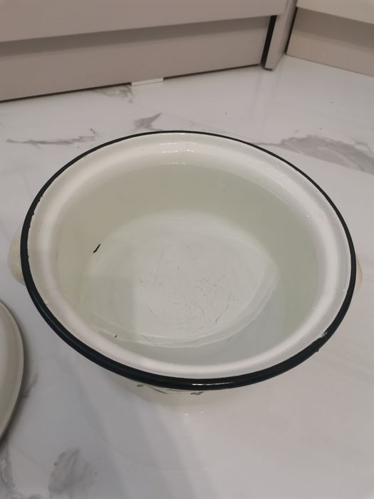 Кастрюля эмалированная маленькая