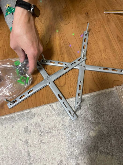 Продам люстры потолочные