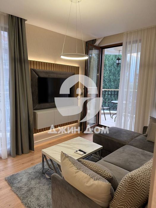 Продава се Двустаен апартамент в к.к. Слънчев бряг - 60 кв.м за 2150 €/кв.м - Снимка #1