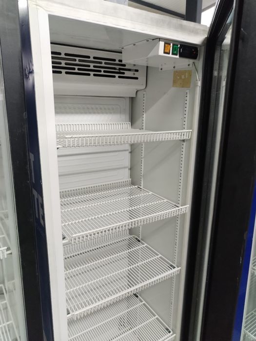 Vitrine frigorifice model mediu frigider