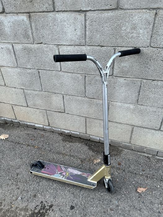 Трюковой самокат