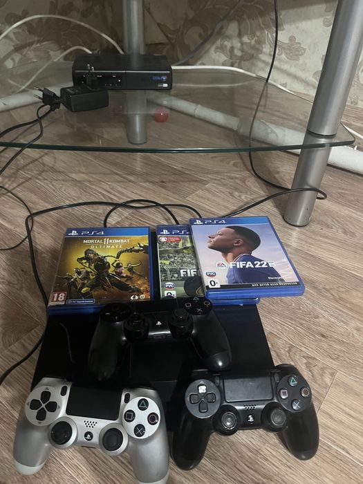 Продается PlayStation 4