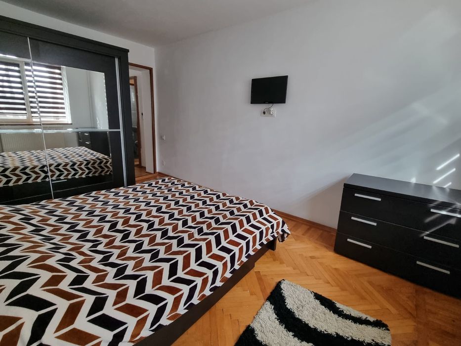 Închiriez apartament 2 camere  ultracentral