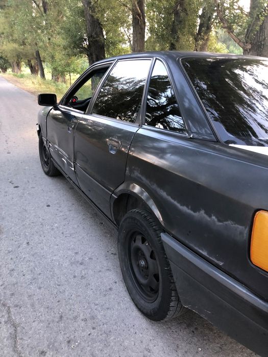 Продам Audi 80 b3  1.8 моео