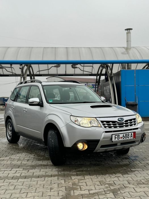 Vând Subaru Forester 2012