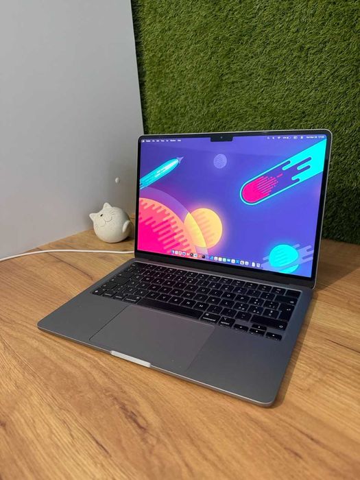 Macbook AIR 13" M2 8GB RAM, 256GB SSD, 94% батерия