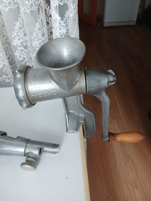 Продам  советский утюг