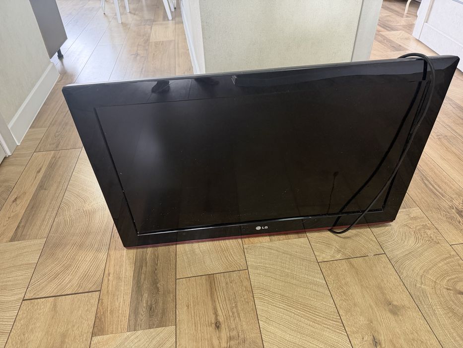 Продам телевизор в хорошем состояний