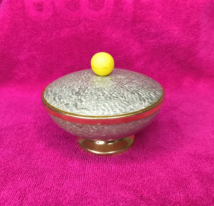 Шкатулка СССР винтаж,перламутровая пудриница.