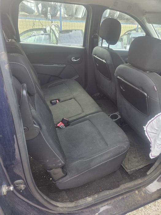 Vand intreg sau dezmembrez Dacia Lodgy