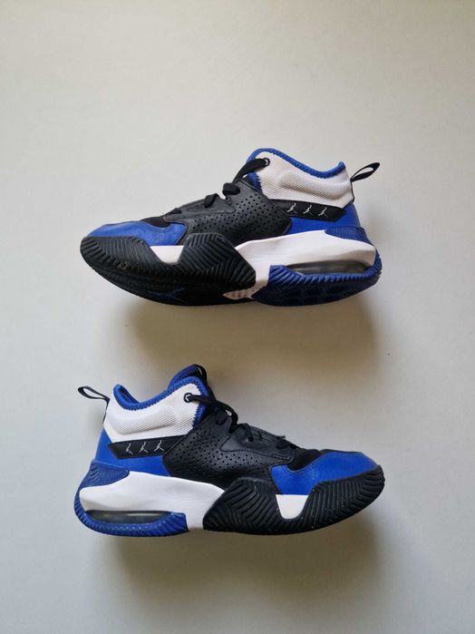 Jordan Stay Loyal 2 оригинални маратонки