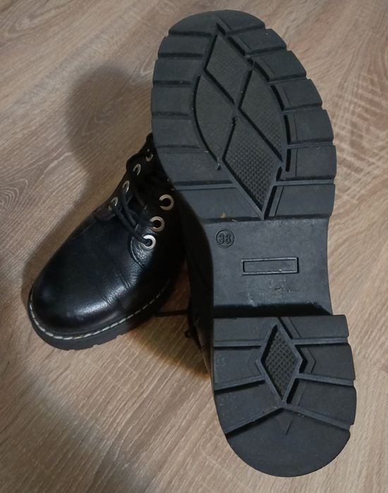 Ghete damă Carvela