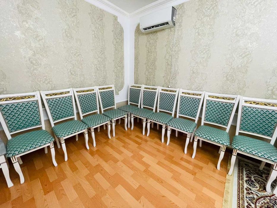 Продам стол гостиный