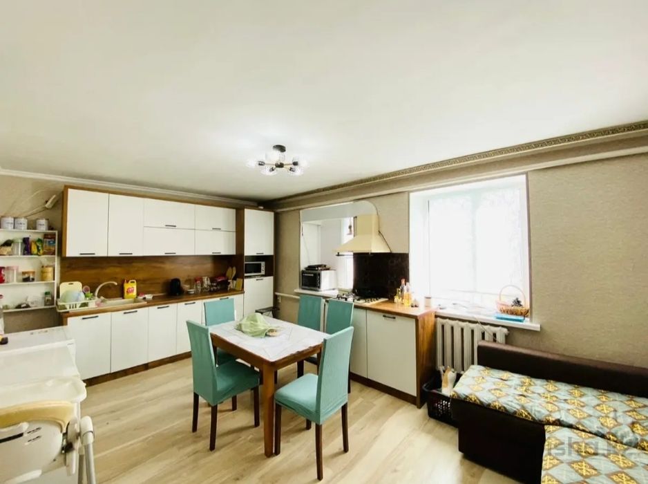 Продам двухэтажный дом