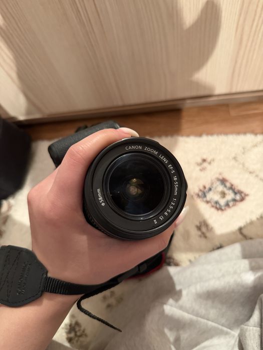 Canon EOS 600D EF-S 18–55mm