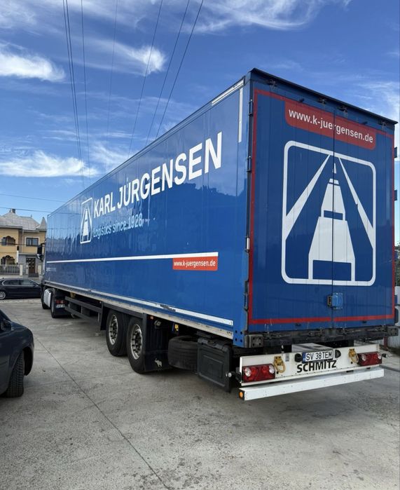 De vanzare Box 2 axe Schmitz Cargo Bull 2 axe