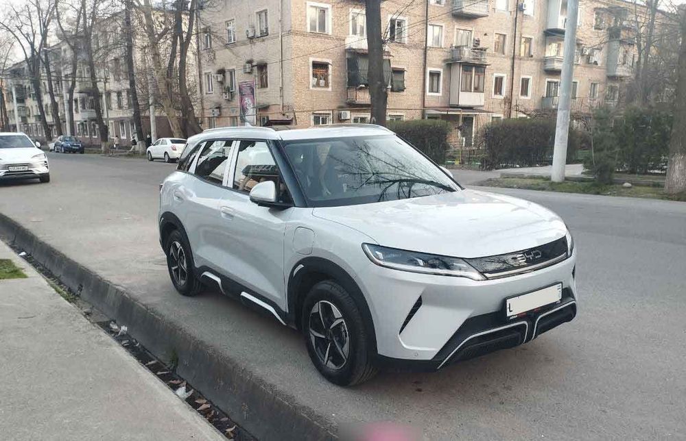 Продам свой BYD Yuan Up. Официальный. 7.100 км пробег. Отл. состояние