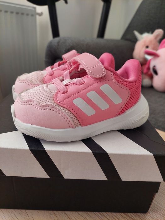 Adidasi bebelusi Adidas