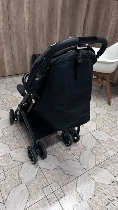 Коляска прогулочная