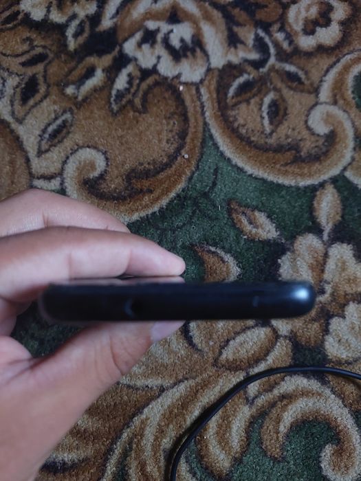 Readmi 7A telefoni | qora | botaryasi ideal |