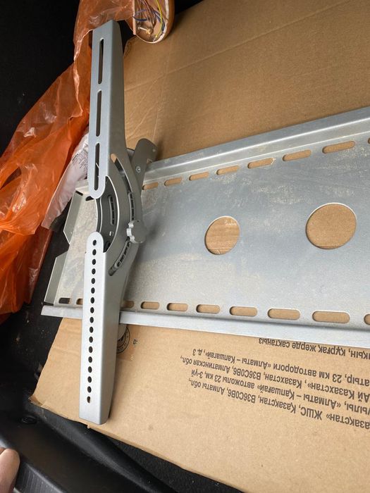 Продам кронштейн