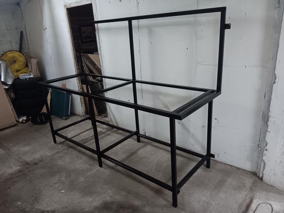 Метална работна маса