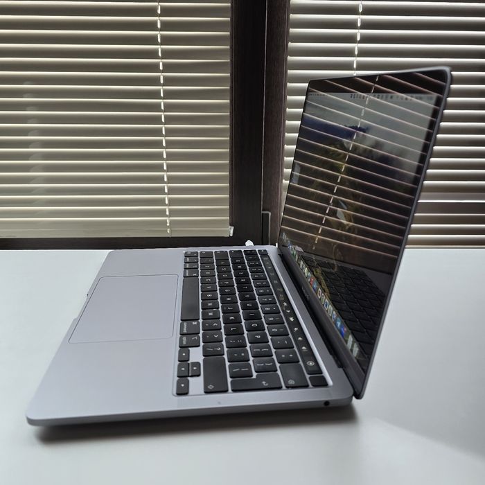 Macbook Pro M2 512gb 8gb, !