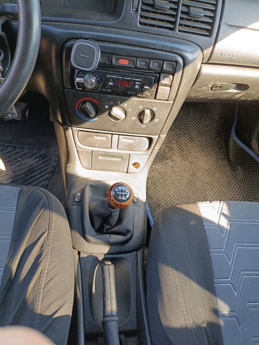 Продаю Опель вектра б