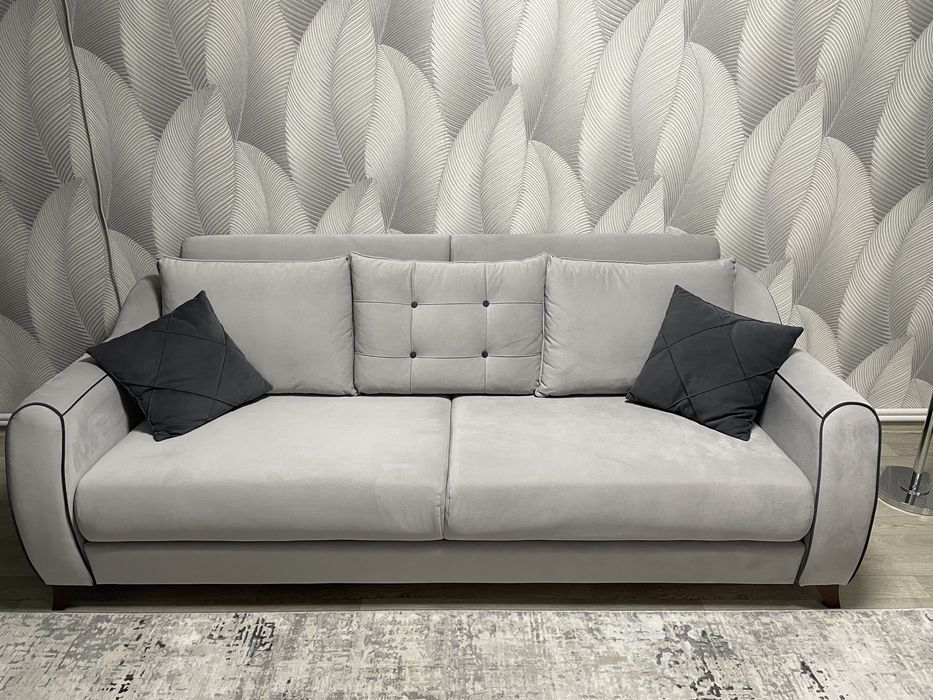 Диван с креслом