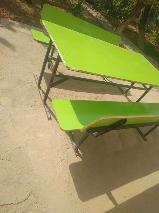 Стол со скамейками (зелёный свет длина стол 210х110, скамейка 210х40)