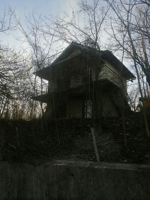 Продава се Къща в Свищов - 30 кв.м за 170 €/кв.м - Снимка #2