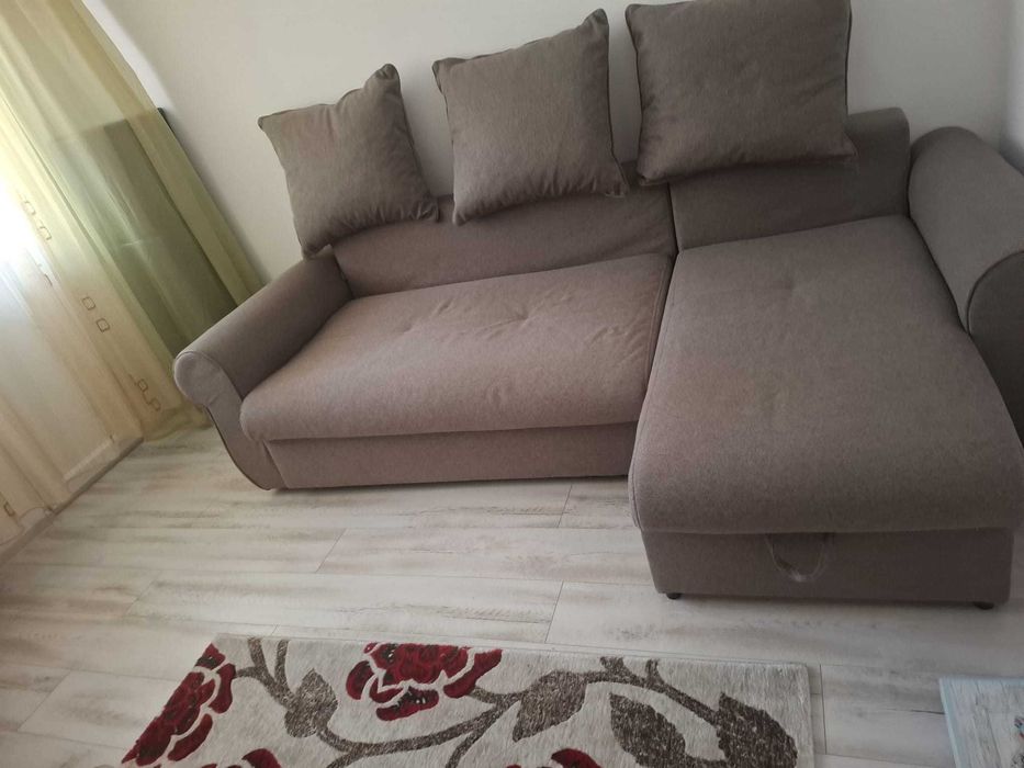 Apartament 3 camere de vânzare – Cartier Nord, Râmnicu Vâlcea  Se oferă spre vânzare apartament cu 3 camere. Renovat și mobilat