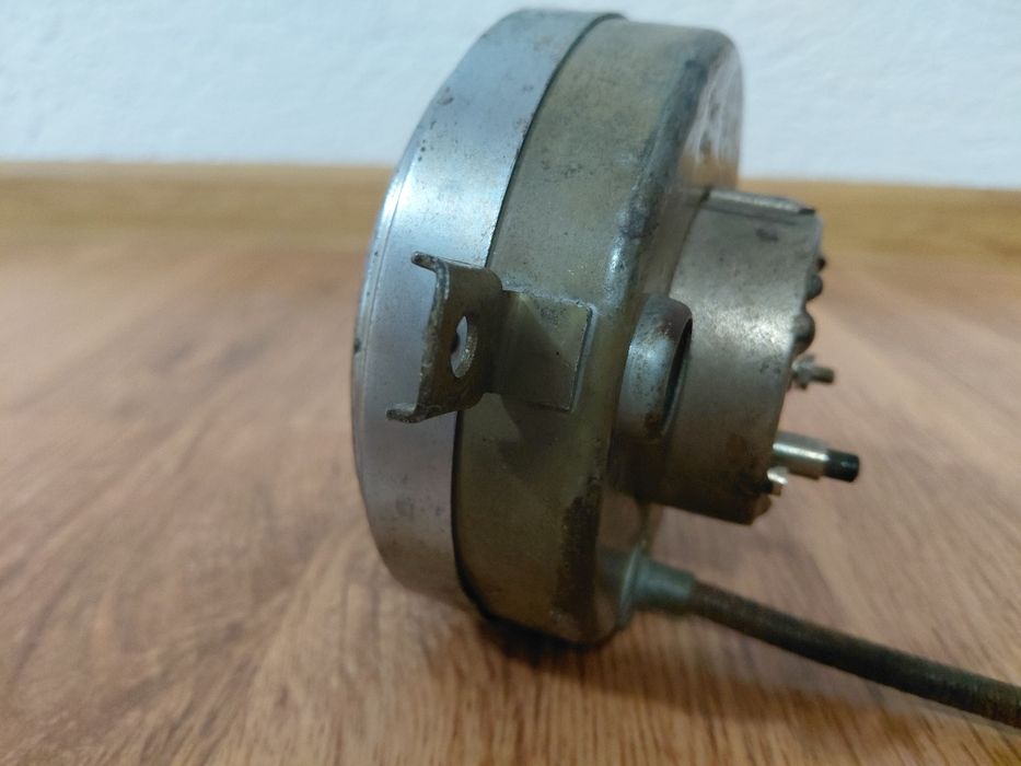 Часовник за ретро автомобил