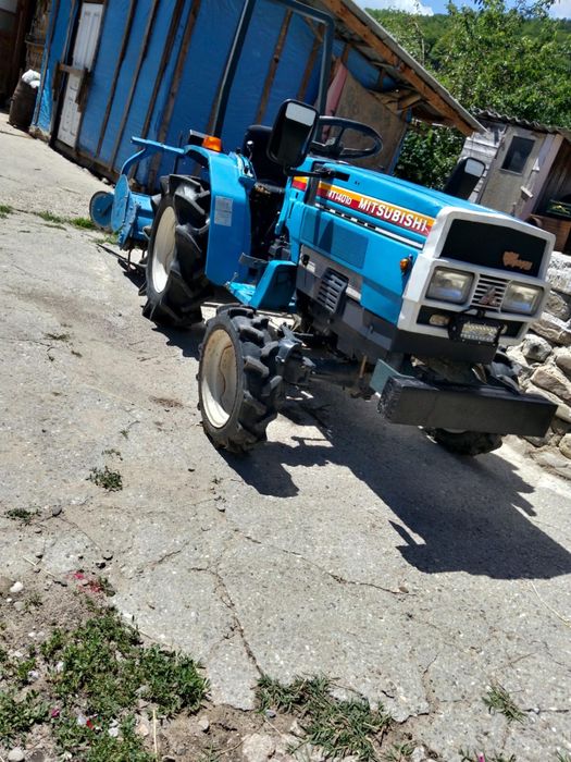 vand tractoras de 15 cai