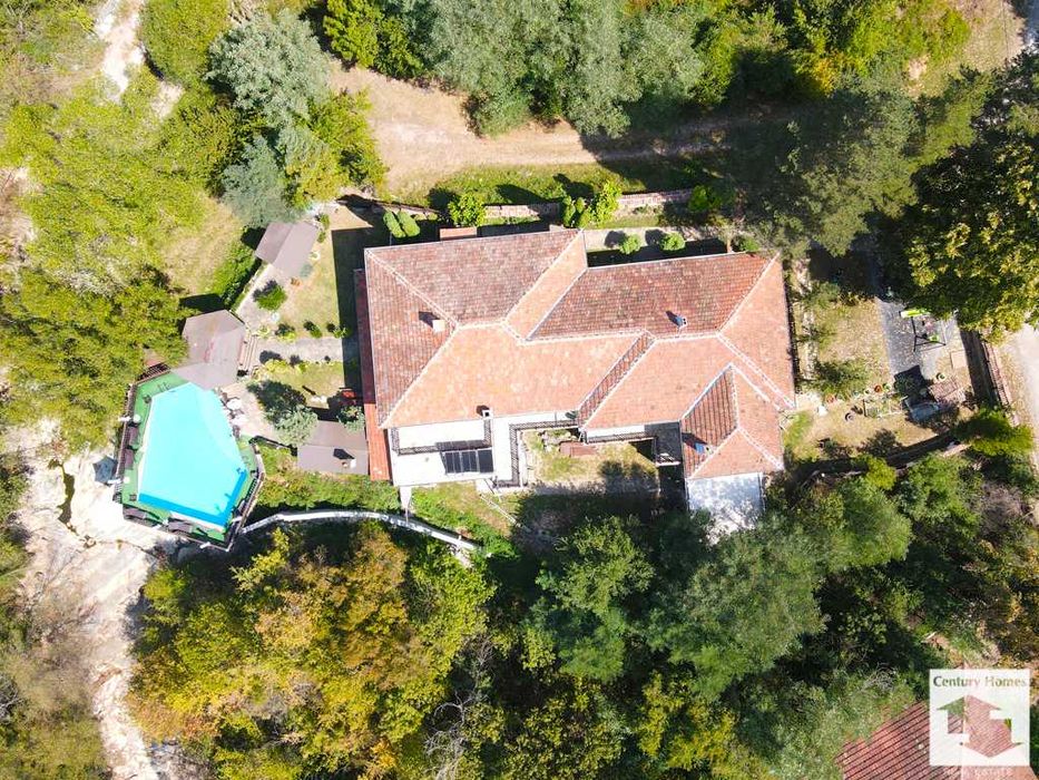 125175 Голям имот с просторна къща, басейн и барбекю в Еленския Блакан