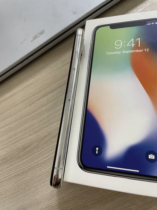 Продам Iphone X 10
