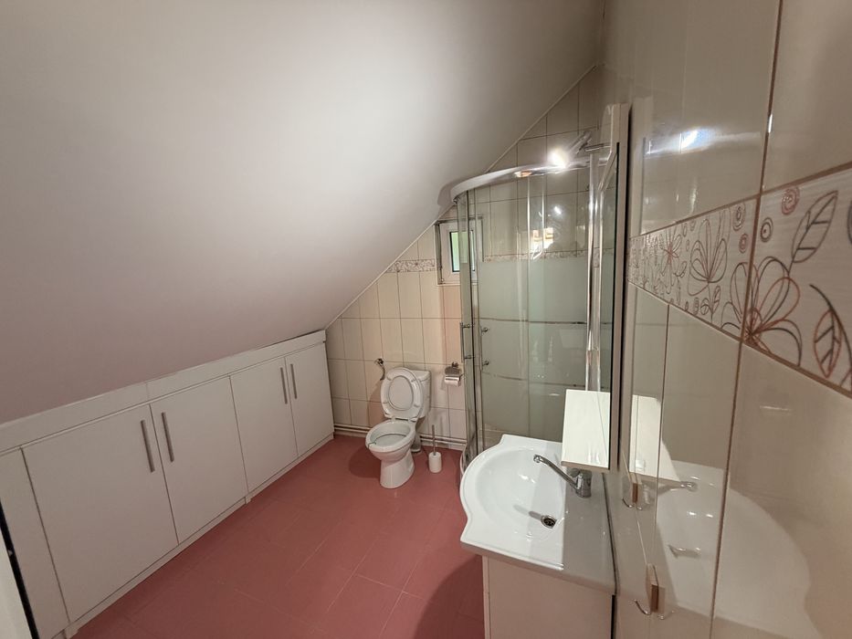 Inchiriez apartament in centru