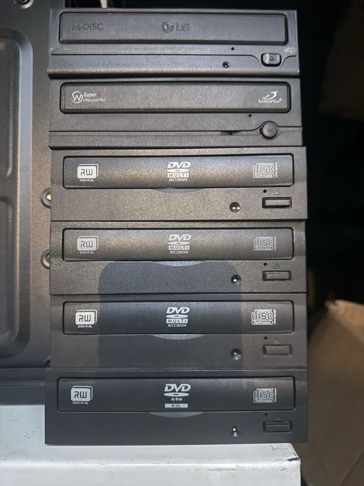 DVD/CD приводы для ПК (IDE/SATA)