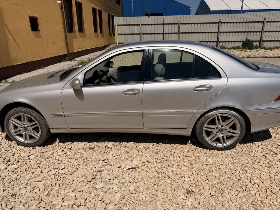 C230 Mercedes-Benz