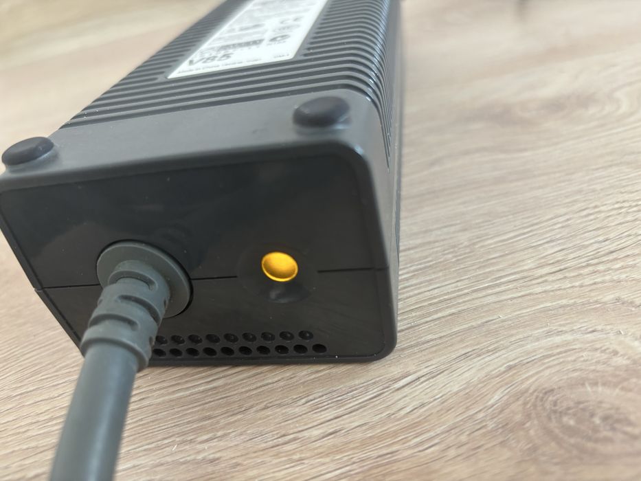 203 w захранване за Xbox 360