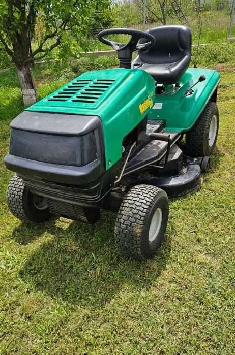 Tractoras tuns iarba