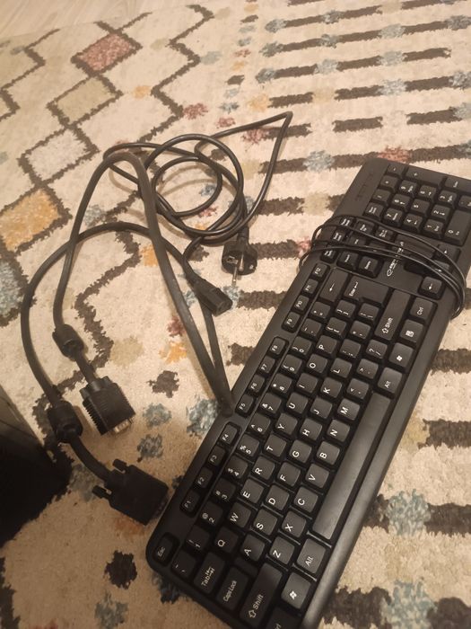 Unitate PC i3 | 8GB RAM | SSD + HDD | Windows 10 Pro | Tastatură inclu