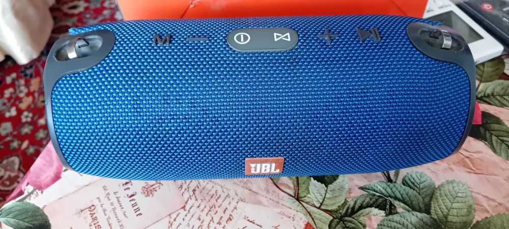 Блутут колонка..