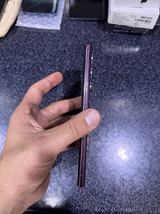 samsung s22 ultra holati zor 12.256g karea  holati ideal