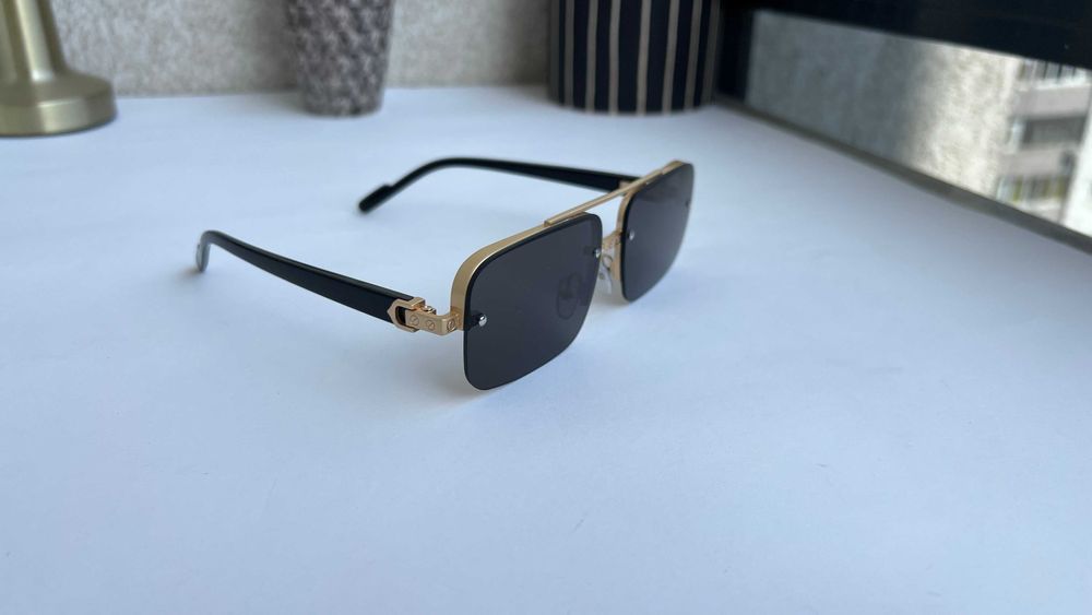 Ochelari de soare Retro Dreptunghiulari - Rama aurie Lentile Negre